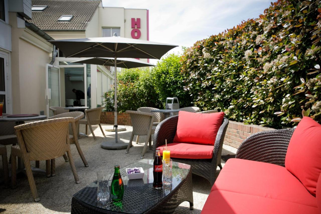 Logis Hotel L'Oree De Chartres - Barjouville Exterior photo