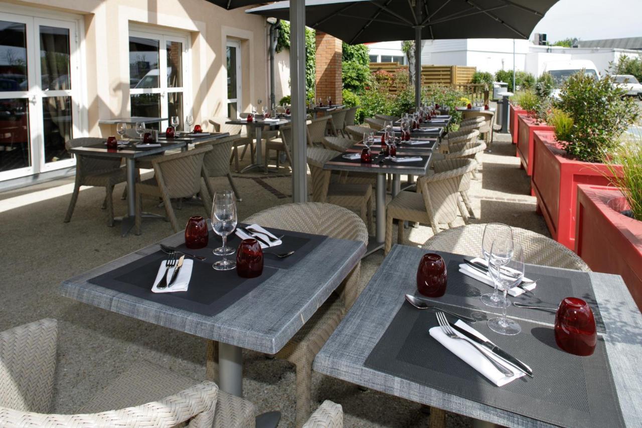 Logis Hotel L'Oree De Chartres - Barjouville Exterior photo